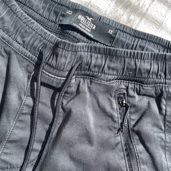 Hollister black cargo shorts - Picture 2 of 5